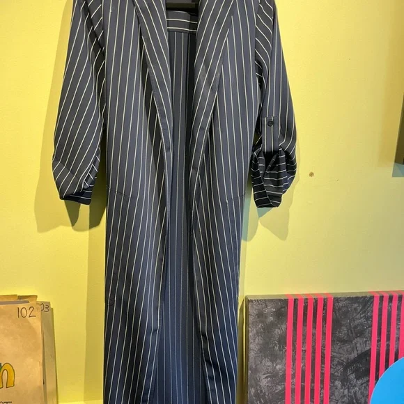 Babaton - Picture 3 of 4